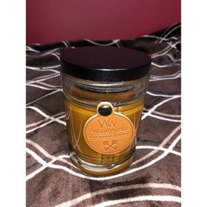 WoodWick Candle in the scent “Humidor”
